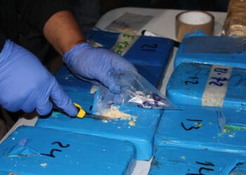 Marina logra importante aseguramiento de cocaína en altamar