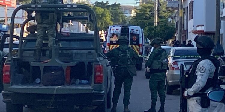 Rematan en una ambulancia de Cruz Roja a un hombre en la colonia Miguel Alemán