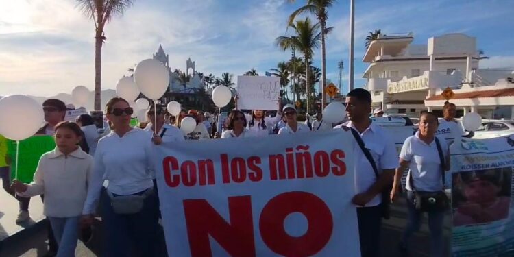 En Mazatlán también marchan para pedir justicia por Gael y Alexander