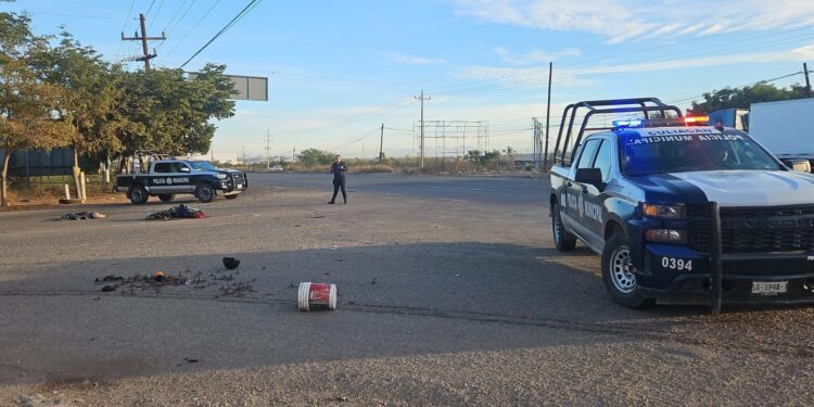 Hallan a 2 hombres ejecutados a balazos en la carretera Culiacán-Eldorado a la altura de “La 20”