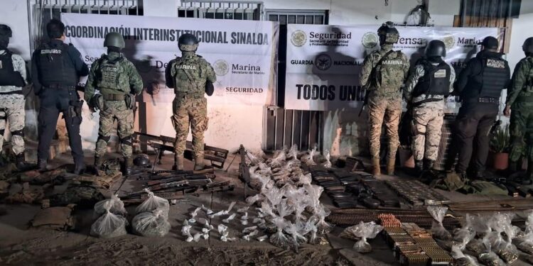 Grupo Interinstitucional asegura arsenal y droga en Escuinapa