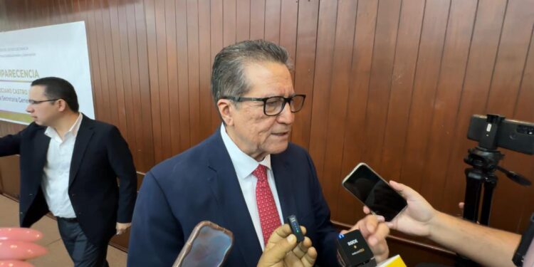 “Depende”, dice Feliciano Castro sobre su posible presencia en marcha a favor de Rocha
