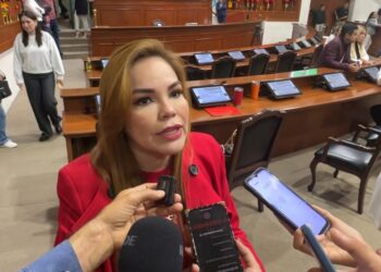 Gárate Valenzuela acusa a morenistas de llevar acarreados al Congreso