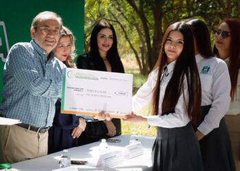 Triunfan alumnos de COBAES en el XXVII Congreso Estatal Infantil y Juvenil de Microbiología