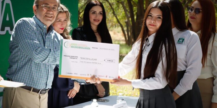 Triunfan alumnos de COBAES en el XXVII Congreso Estatal Infantil y Juvenil de Microbiología