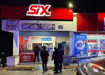 Atentado a balazos en expendio de Tecate deja un muerto y un herido grave
