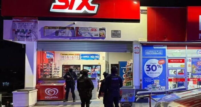 Atentado a balazos en expendio de Tecate deja un muerto y un herido grave