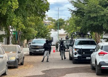 Elementos federales aseguran por lo menos dos inmuebles en el sector Santa Fe