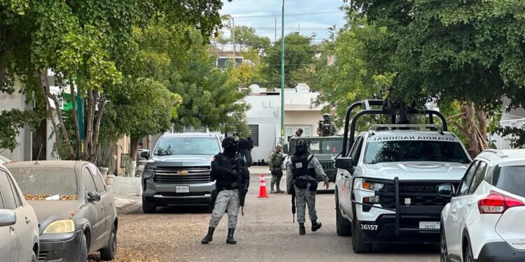 Elementos federales aseguran por lo menos dos inmuebles en el sector Santa Fe