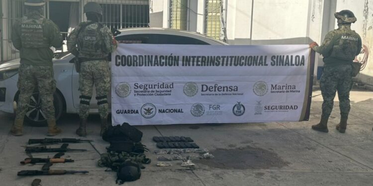 Grupo Interinstitucional asegura vehículo, armamento y municiones en Mazatlán