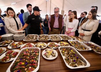 Rocha Moya inaugura la 7ma edición de la Feria del Ostión