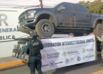 Grupo Interinstitucional asegura camioneta con cargadores y puntas de acero