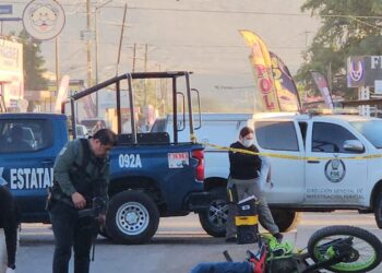 Asesinan a balazos a una pareja que circulaba en una moto en la colonia Antonio Toledo Corro
