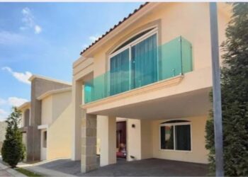 Aseguran inmueble, 5.6 mdp en efectivo y colección de tenis Gucci y Louis Vuitton a exalcaldes