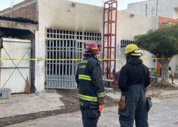Muere un adulto mayor quemado durante el incendio de una casa en Villaverde