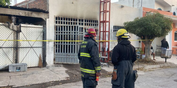 Muere un adulto mayor quemado durante el incendio de una casa en Villaverde