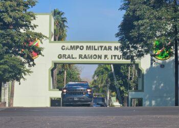 Atacan a balazos a un hombre de “carro a carro” y se meta a la Novena Zona Militar
