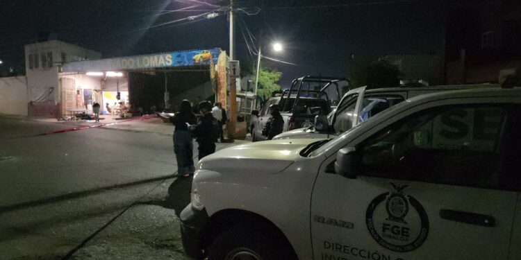 Asesinan a dos jóvenes y un menor de edad en un autolavado en Lomas del Bulevard
