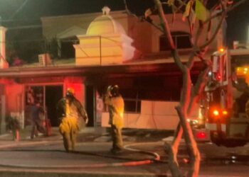 Llegó con el motor sobrecalentado y provocó un incendio en su casa