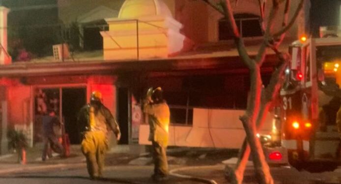 Llegó con el motor sobrecalentado y provocó un incendio en su casa