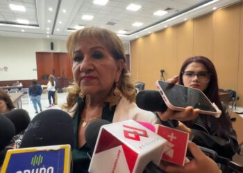 No movamos el avispero, estamos obligados a ser congruentes: Tere Guerra a regidores de Guasave