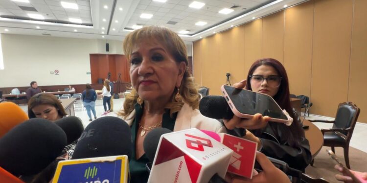 No movamos el avispero, estamos obligados a ser congruentes: Tere Guerra a regidores de Guasave