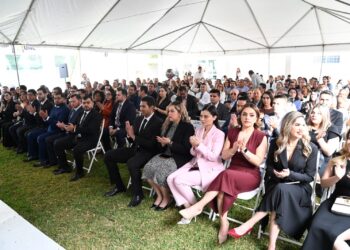 Egresan de la UAS 54 médicos de 15 especialidades del Centro de Investigación y Docencia en Ciencias de la Salud (CIDOCS)