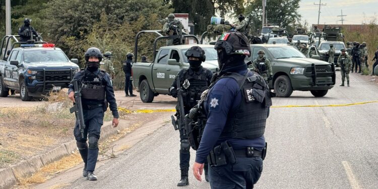 Se registra enfrentamiento entre grupos de la delincuencia organizada con autoridades federales y estatales