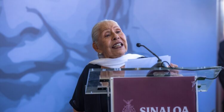 Martha Salazar, embajadora del valor, la cultura y la fortaleza de la mujer sinaloense: Rocha Moya al entregar el premio “Agustina Ramírez” a la reconocida actriz