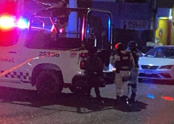 Elementos de la PEP y la SEDENA localizan a uno de los sicarios herido y escondido en un expendio