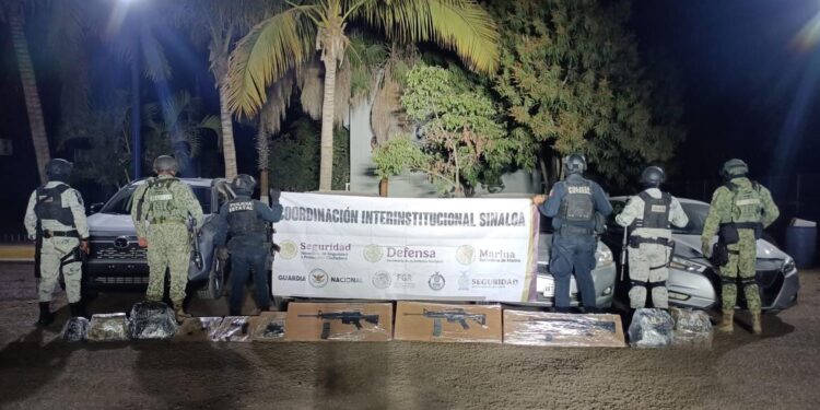 Grupo interinstitucional asegura vehículos con reporte de robo, armas, municiones y equipo táctico