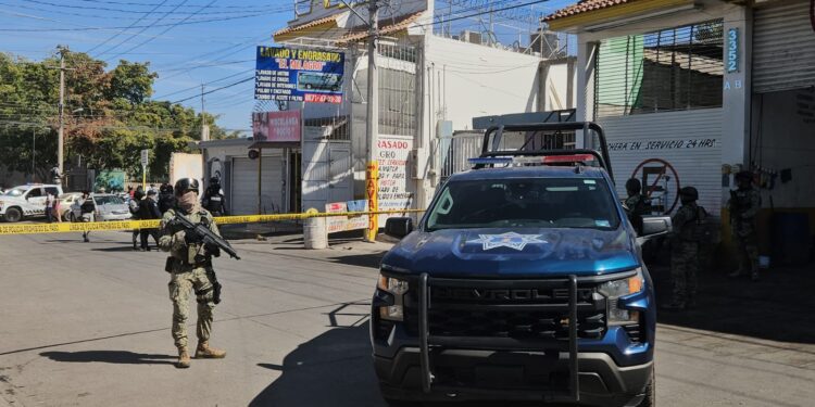 Atentado en un autolavado deja dos muertos, uno más herido y otro privado de la libertad en la Ruiz Cortinez