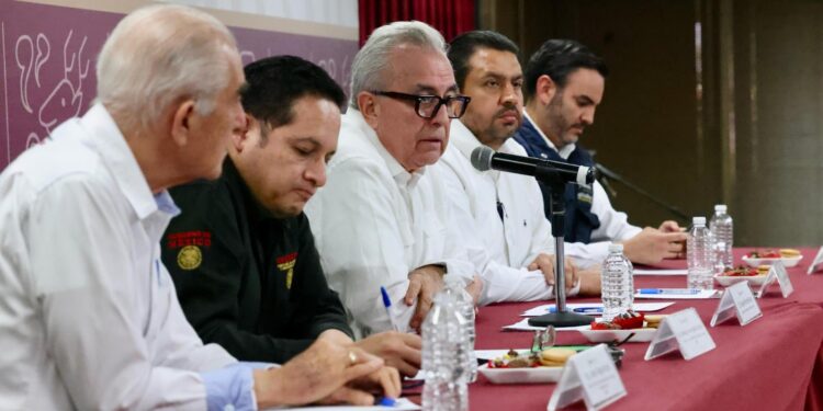 Exhorta Rocha a productores para la compra de coberturas del maíz