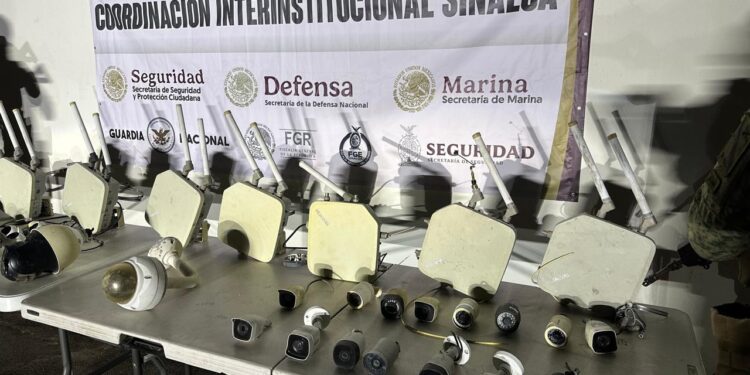 9 laboratorios, un civil, 3 vehículos, presunta droga y un arma, lo asegurado por autoridades: SSP Sinaloa