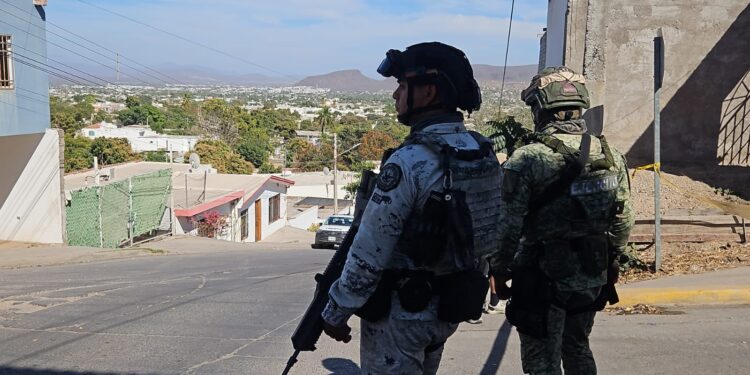 Atacan con armas AK-47 dos casas de las colonias 10 Mayo y Adolfo López Mateos