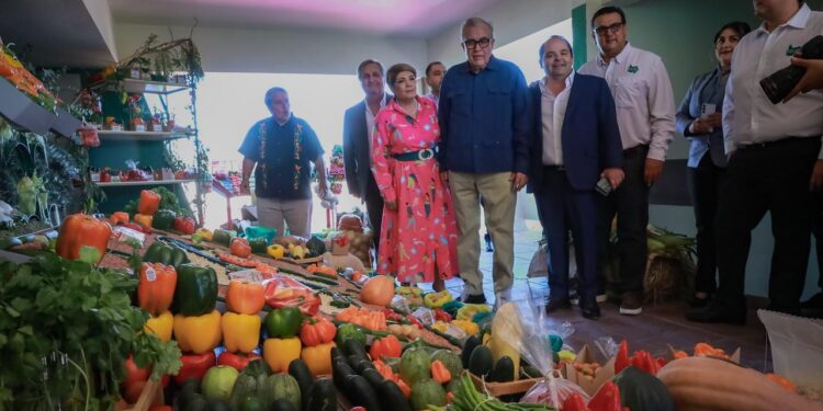Cómo nunca Sinaloa le ha invertido y gestionado recurso a la agricultura: Rocha, al asistir al Informe de la AARSP