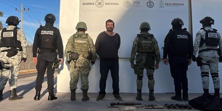 Grupo Interinstitucional asegura a civil armado en Culiacán