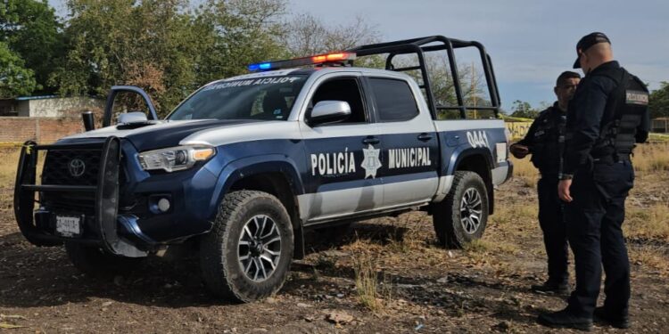 Levantan a tres policías con todo y patrulla en Culiacán