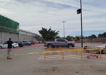 Asesinan a agente de la FGE afuera de supermercado en Mazatlán