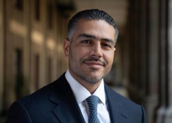 Harfuch solamente permaneció una horas en Culiacán; estaría este lunes con Rocha en la Mesa de Seguridad