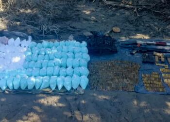 En Las Aguamitas, Navolato, aseguran fentanilo, armas, cargadores y equipo táctico