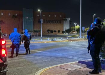 Abandonan frente a Forum partes del cuerpo de un hombre no identificado