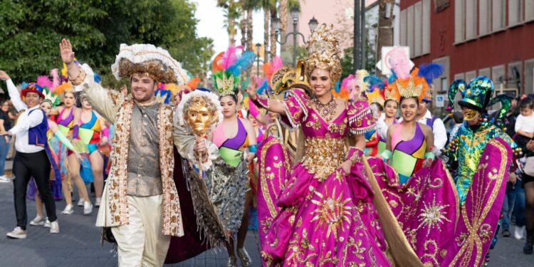 Alrededor de 450 mil personas asisten al Desfile del Carnaval de Mazatlán