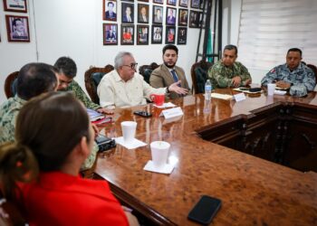 Rubén Rocha Moya encabeza mesa de construcción de paz en Elota 