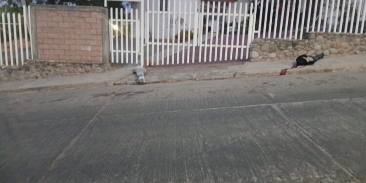 Asesinan a dos jóvenes a balazos y los tiran frente al STASAC