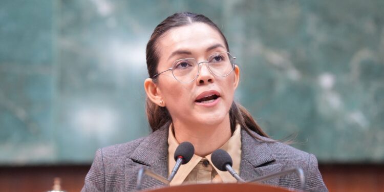 Inscriben nombre de María del Rosario Espinoza en Muro de Honor del Congreso