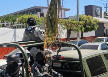 Tres personas asesinadas, tres robos de vehículos y un hombre privado de la libertad, se registraron ayer en Sinaloa