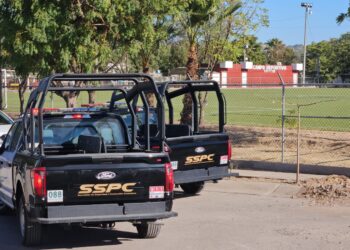 Hallan a un hombre asesinado a balazos a un costado de Prados del Sur