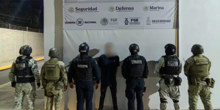 Capturan a joven en “La Palma” y le aseguran un arma y un vehículo