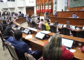 Congreso aprueba Comisión Especial para vigilar el uso del crédito de 2 mil 300 MDP